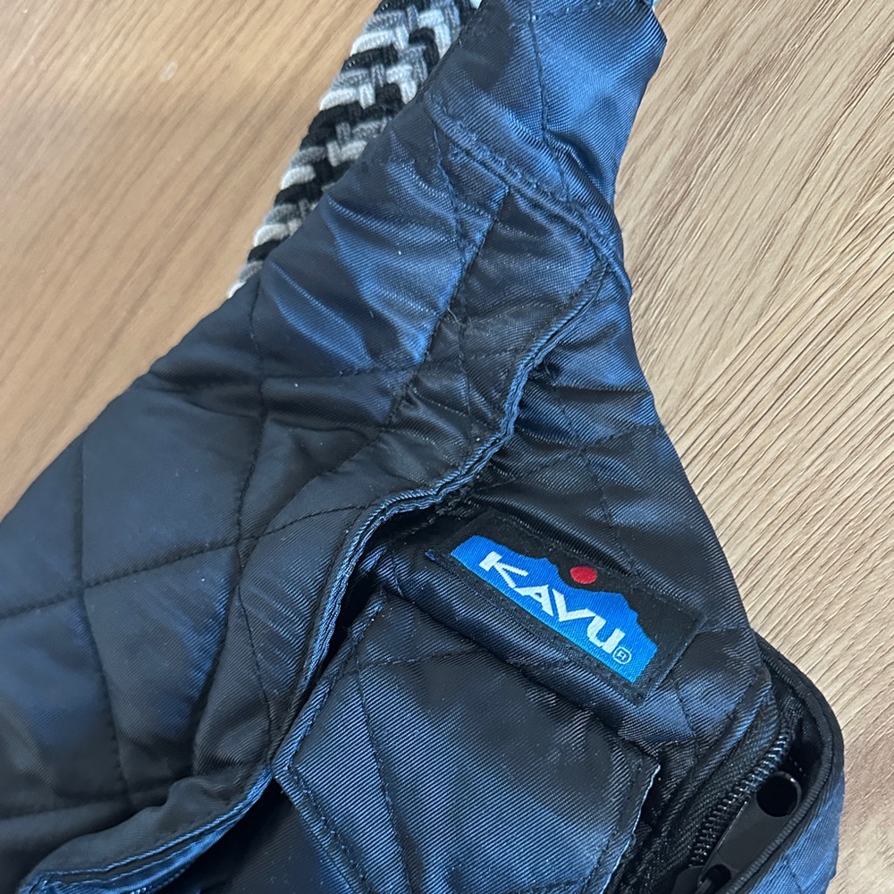 Kavu Black Quilted Sling Pack - Picture 3 of 3